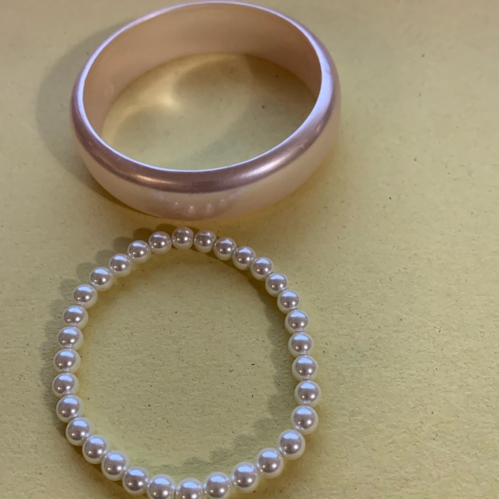 Two bracelets - Picture 1 of 5
